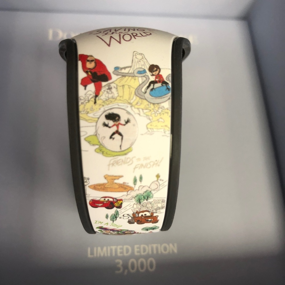 2022 Disney Parks Dooney & Bourke Pixar Magicband Up Ratatouille Toy Story LE - Picture 4 of 5
